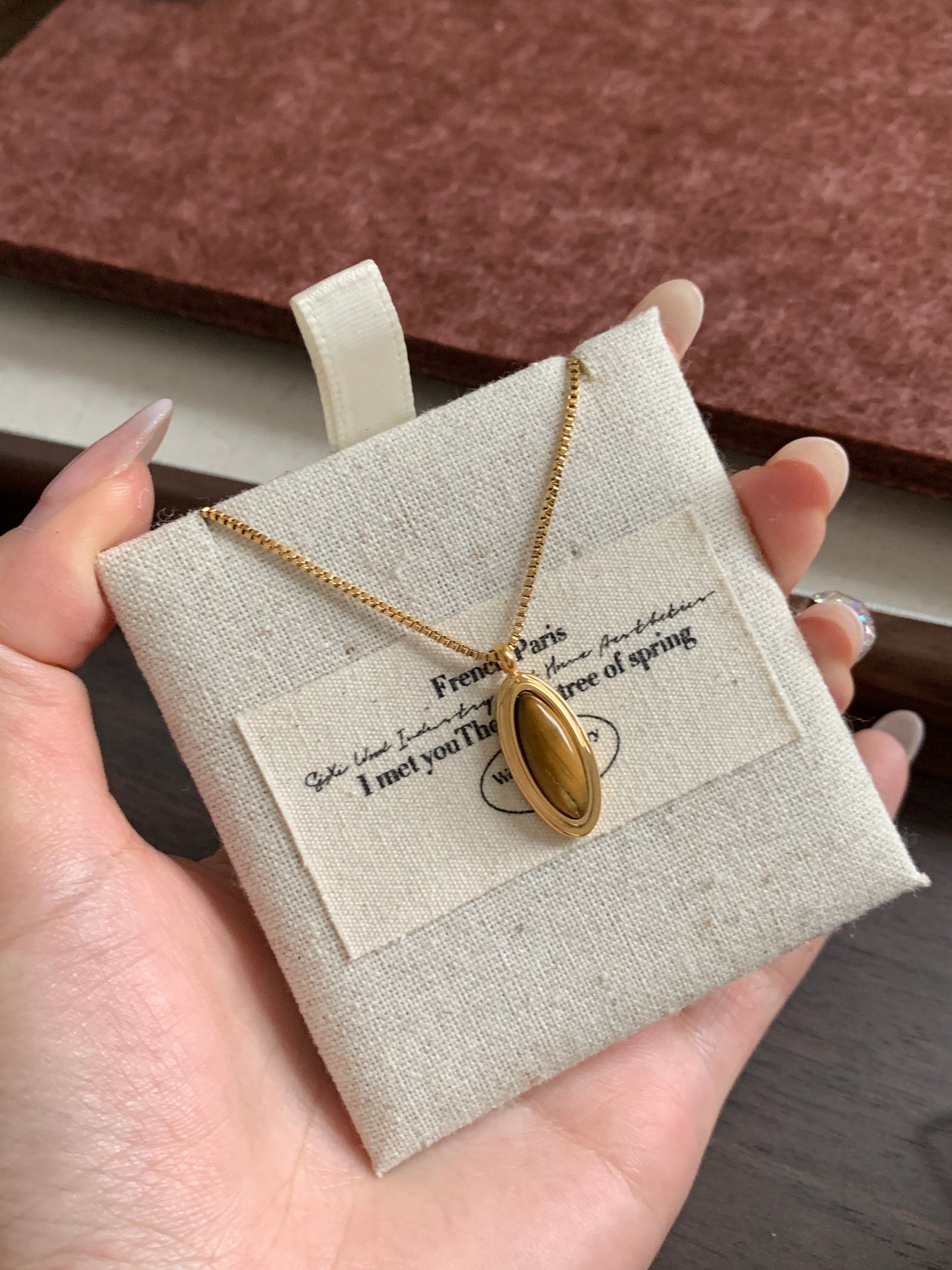 Oval Tiger’s Eye Pendant Necklace