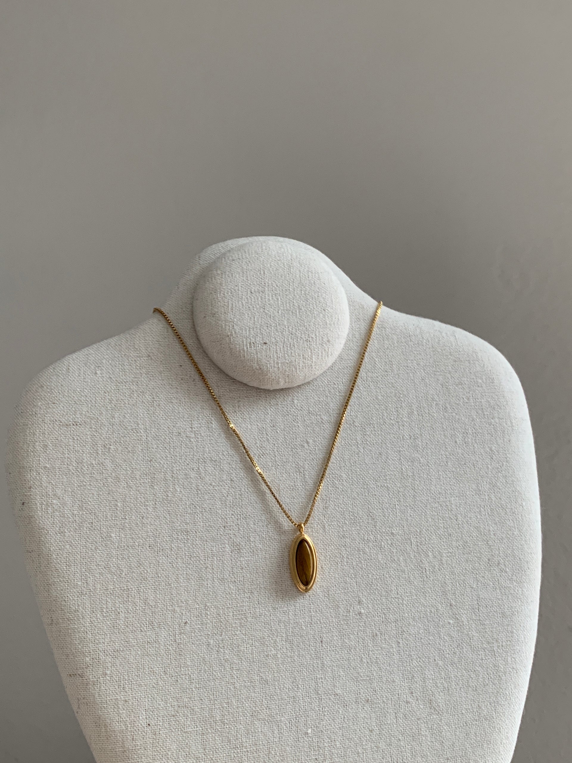 Oval Tiger’s Eye Pendant Necklace