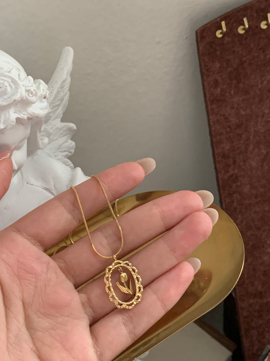 Oval Tulip Pendant Necklace