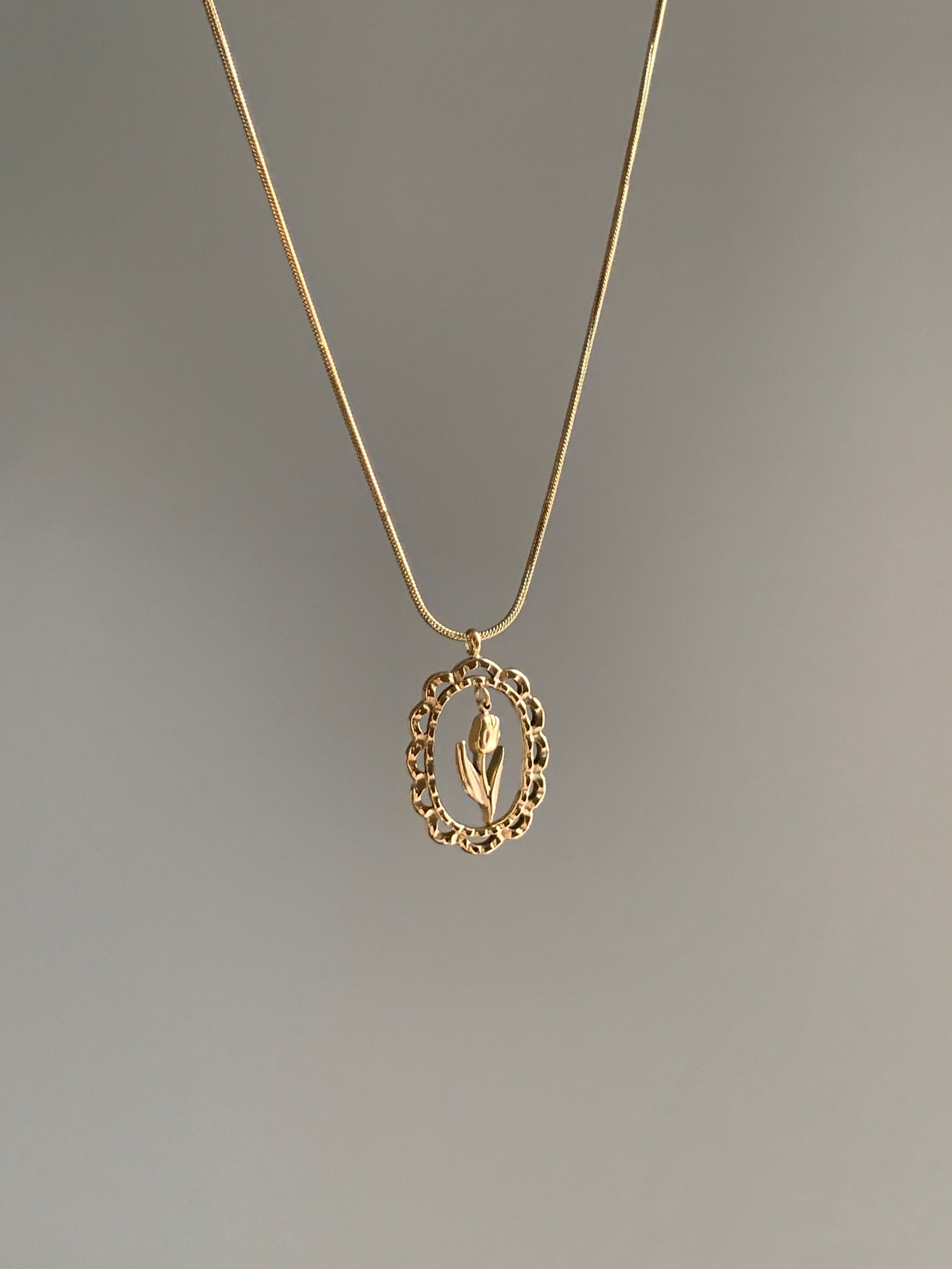Oval Tulip Pendant Necklace