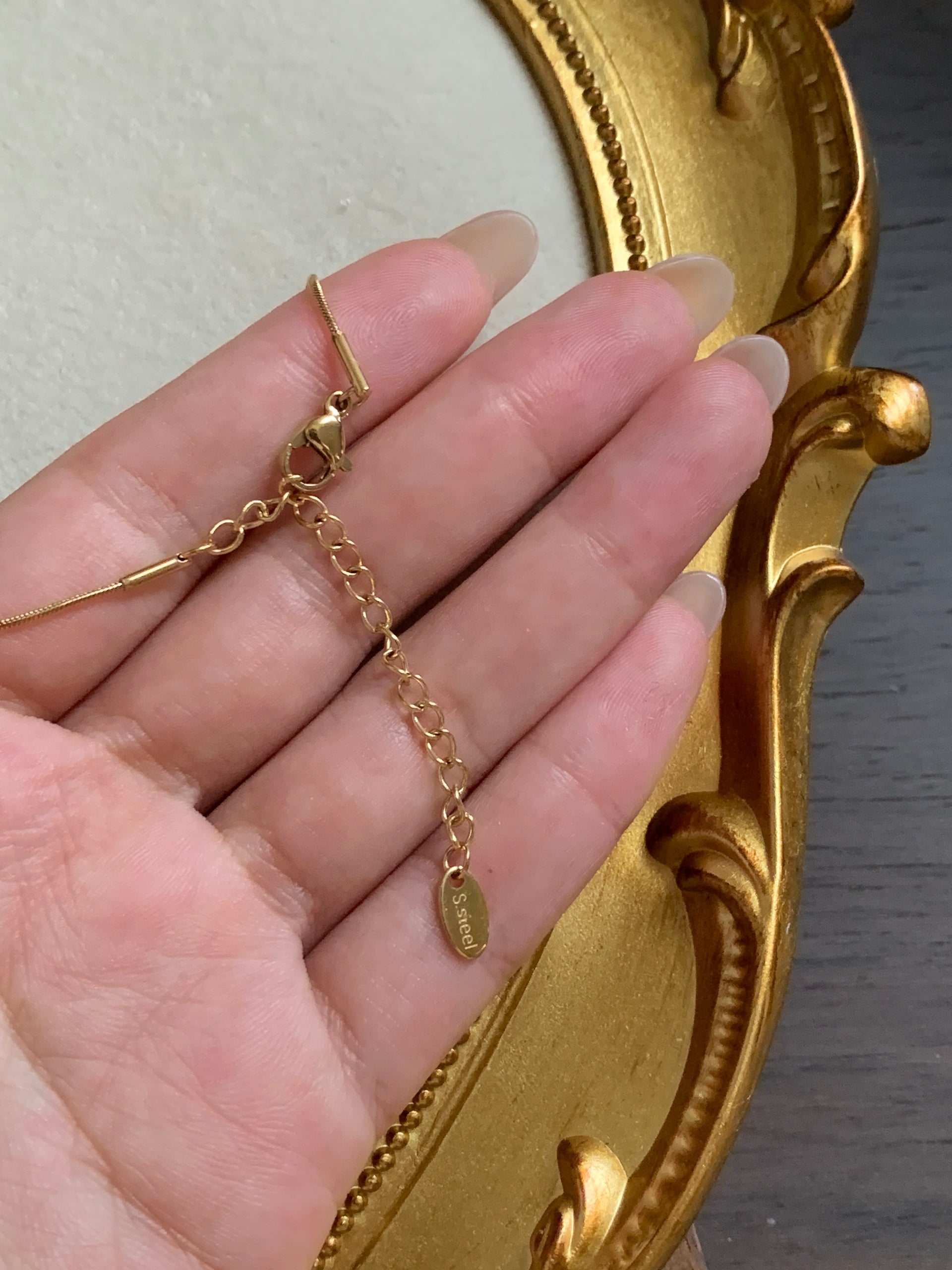 Oval Tulip Pendant Necklace