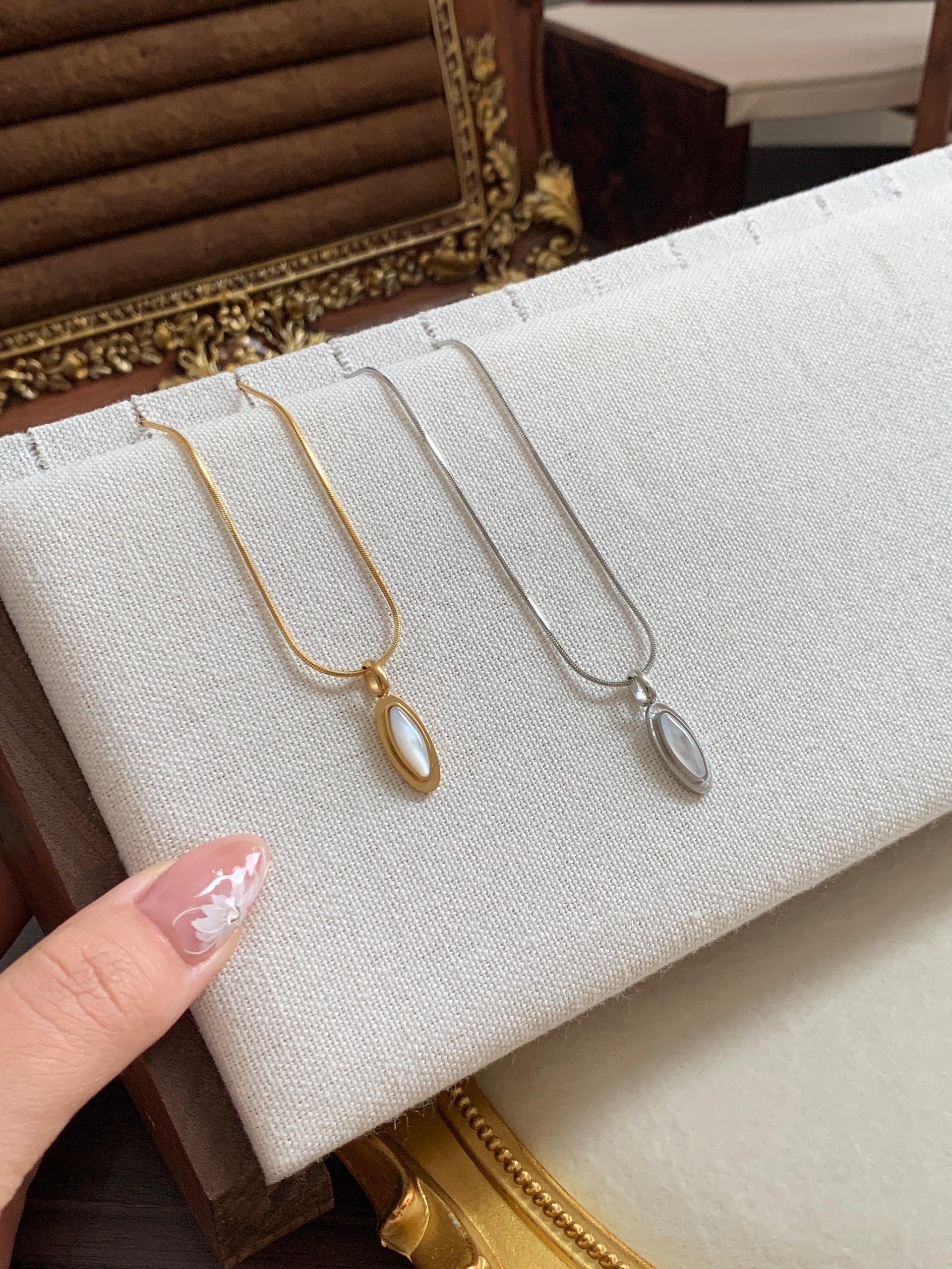 Mother-of-Pearl Oval Pendant Necklace