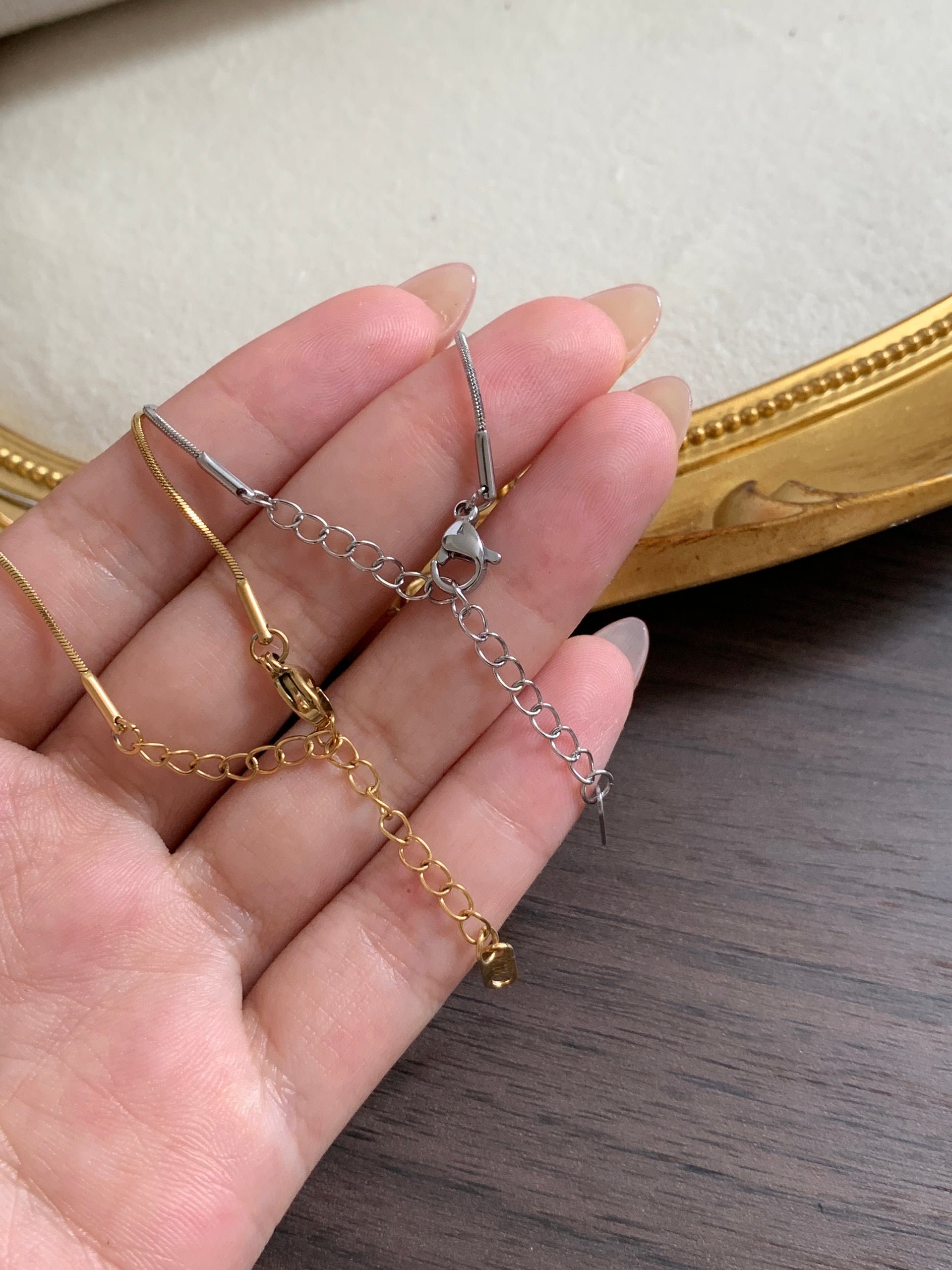 Mother-of-Pearl Oval Pendant Necklace