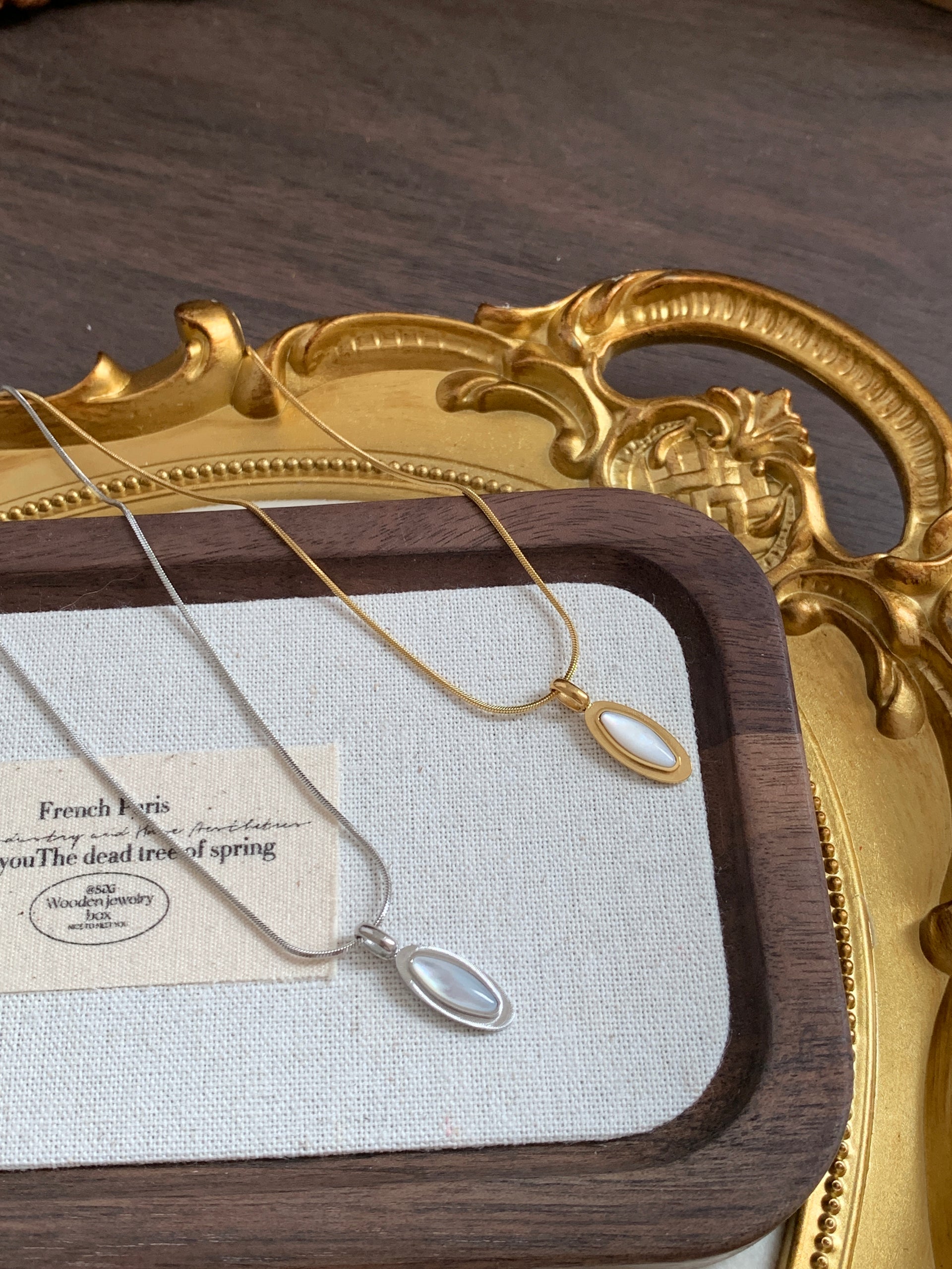 Mother-of-Pearl Oval Pendant Necklace