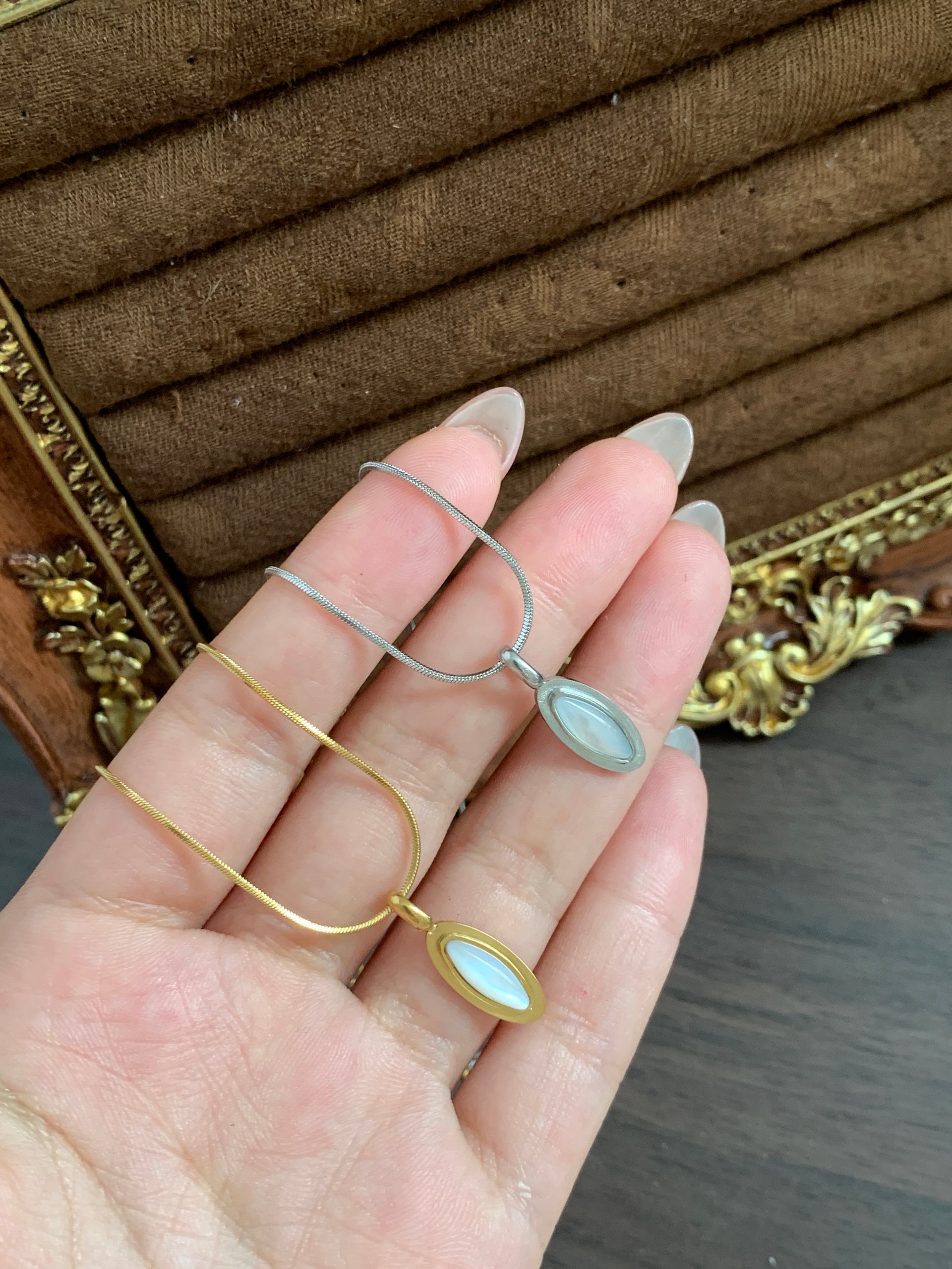 Mother-of-Pearl Oval Pendant Necklace