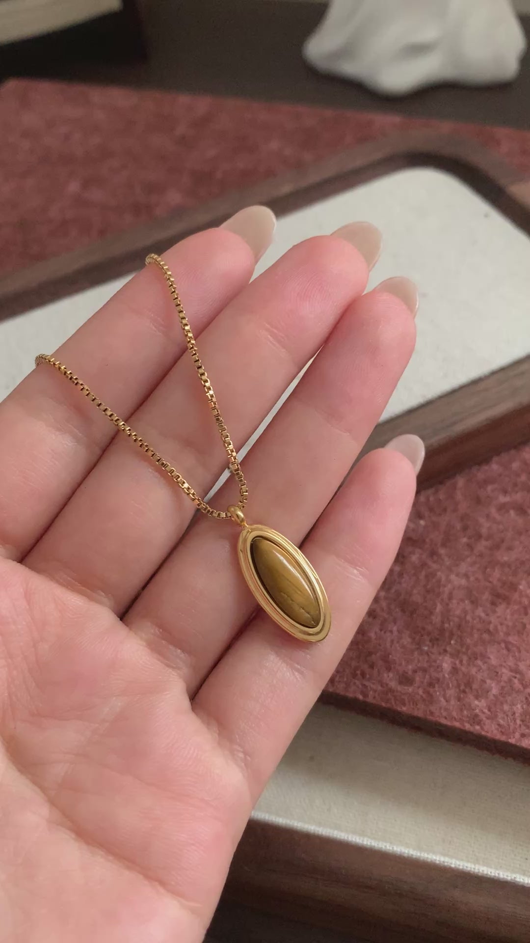 Oval Tiger’s Eye Pendant Necklace